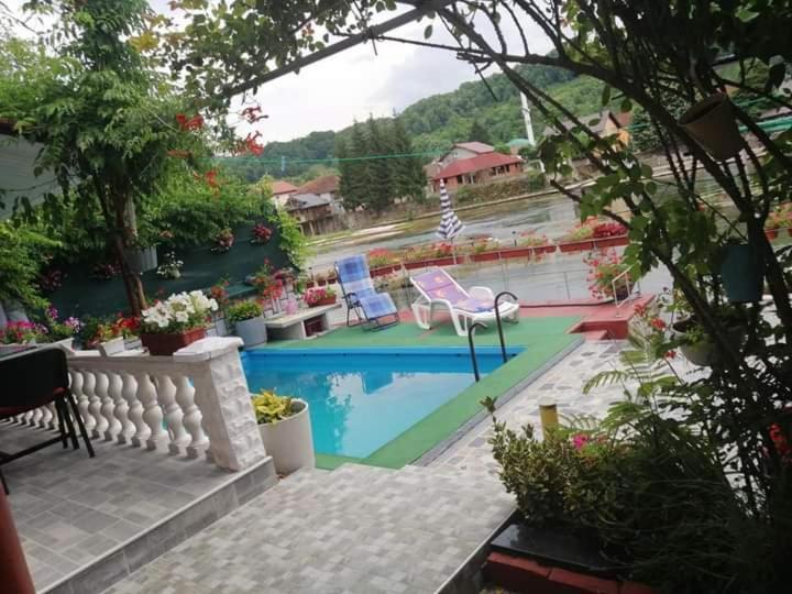 Villa Dino Kulen Vakuf Bagian luar foto