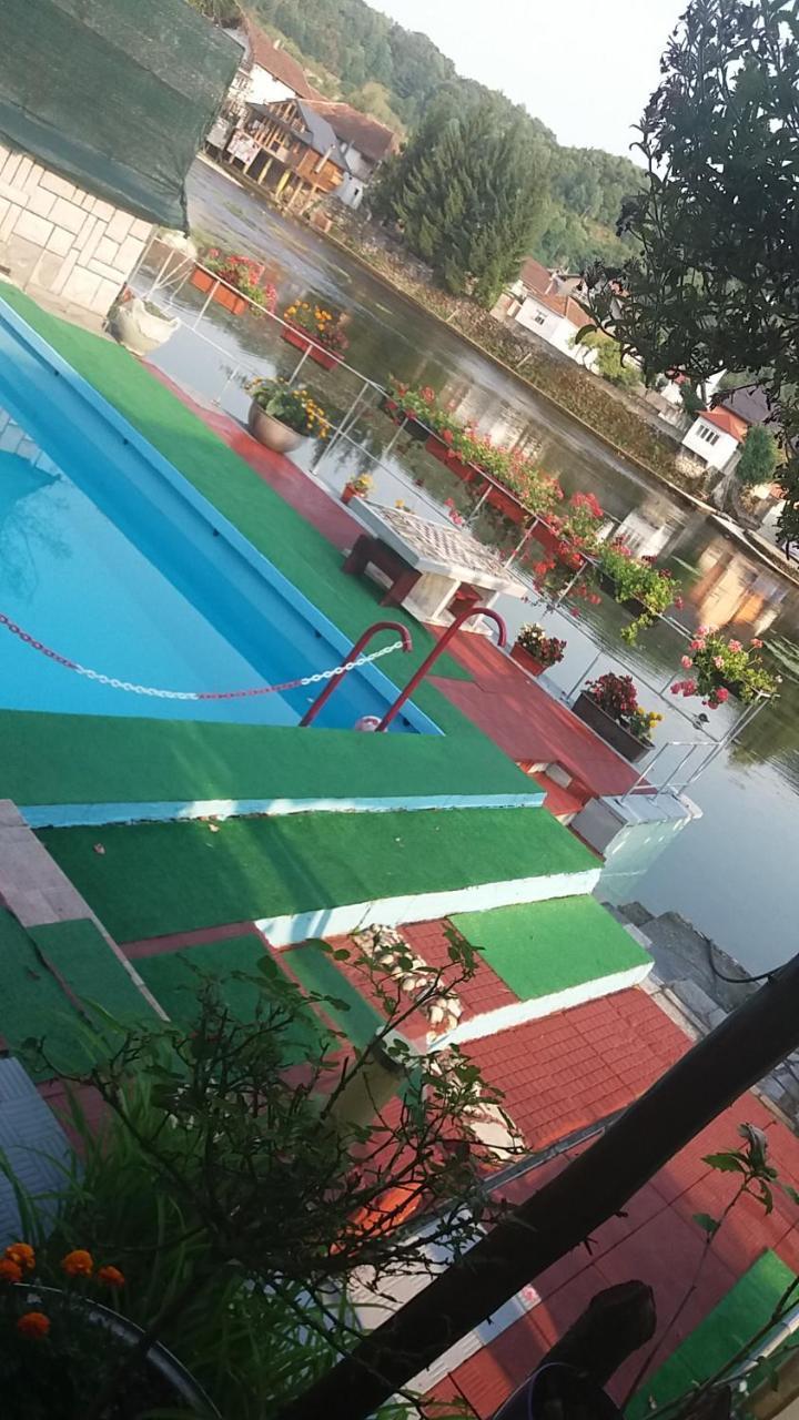 Villa Dino Kulen Vakuf Bagian luar foto